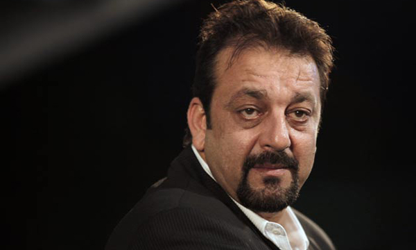 संजय दत्तला हवी वाढीव सुट्टी