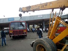 पुण्यात पीएमपीएल बसला अपघात, 2 ठार