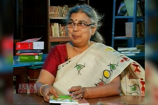 'वाचाल तर वाचाल'मध्ये लेखिका अरुणा ढेरे 
