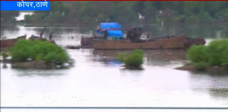 वाळू माफियांचा हैदोस, कोपर रेल्वे रूळ 'गिळण्याची' भीती