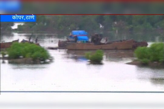वाळू माफियांचा हैदोस, कोपर रेल्वे रूळ 'गिळण्याची' भीती