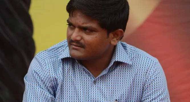 ताब्यात घेतलेल्या हार्दिक पटेल यांना पोलिसांनी सोडलं