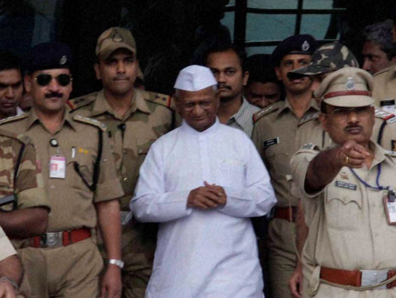 अण्णांच्या सुरक्षेत वाढ