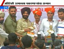 उस्मानला पकडून देणार्‍या राकेश शर्मा आणि विक्रमजीत यांचा गौरव