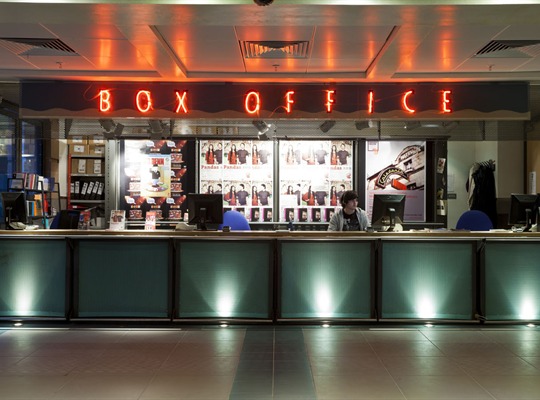 बॉक्स ऑफिसवरील 'दिवाळी' ही मराठी सिनेमाला वेगळं वळण देणारी ठरेल का?