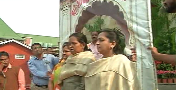 शनिच्या चौथर्यावर महिलांना प्रवेश मिळावा, महिला आमदारांची मागणी