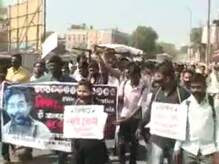 हैदराबाद प्रकरणी सोलापुरात भाजप वगळता सर्वपक्षियांचा तिरडी मोर्चा