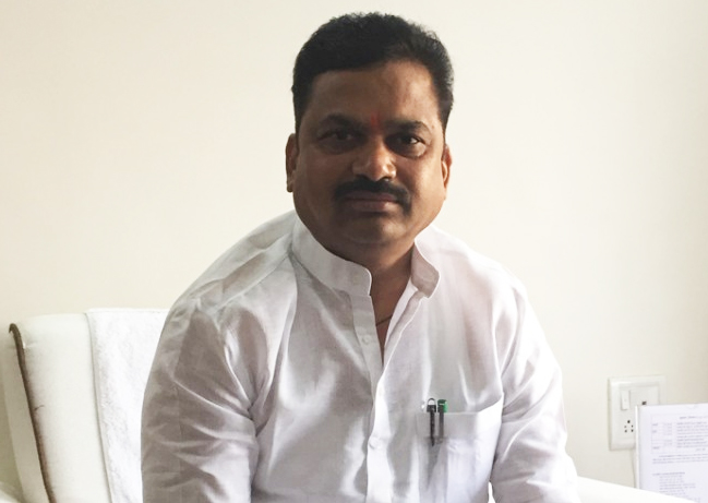 संजय दत्तची कारागृहातून सुटका नियमानुसारच -राम शिंदे