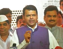 हिवाळी अधिवेशनाचा दुसरा दिवसही गाजणार? यासोबत आजच्या 10 ठळक बातम्या हिवाळी अधिवेशनाचा दुसरा दिवसही गाजणार? यासोबत आजच्या 10 ठळक बातम्या