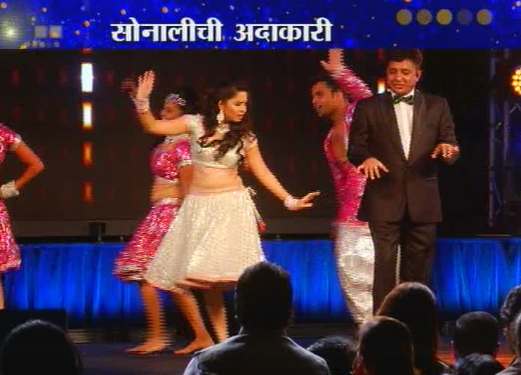 सोनालीचा जलवा