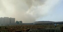 देवनार डम्पिंगमध्ये पुन्हा लागली आग देवनार डम्पिंगमध्ये पुन्हा लागली आग