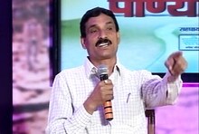 दुधाच्या प्रश्नावर वेळीच तोडगा काढला नाहीतर गावच्या गाव रस्त्यावर येतील-पोपटराव पवार
