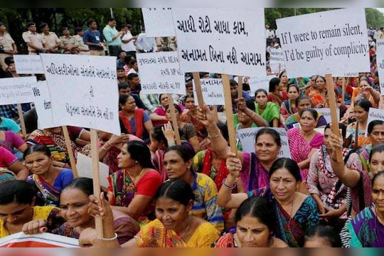 गुजरातमधील पटेलांचं आरक्षण आंदोलन भडकणं हे भाजप सरकारचं अपयश आहे का ? 