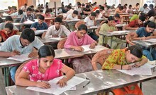 न्यायालयात रखडलेल्या प्रवेश परीक्षेमुळे विद्यार्थ्यांच्या होणार्‍या नुकसानाला शिक्षण खातं जबाबदार आहे का ?   