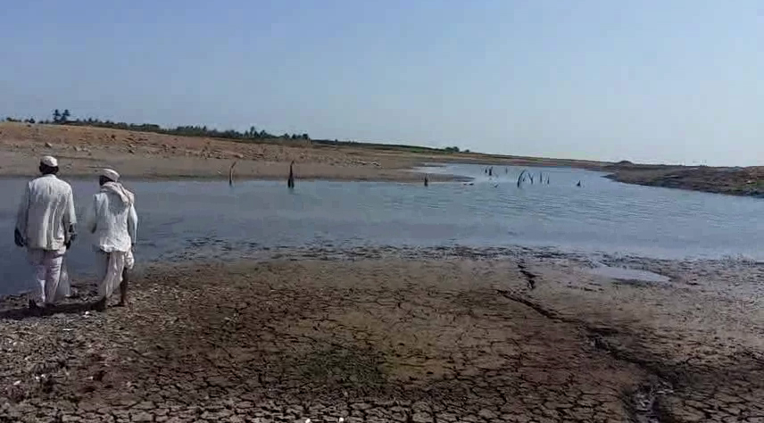 उजनी धरणाने गाठला तळ, मृतसाठ्यात फक्त 50 टक्के पाणी शिल्लक