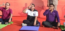 मुख्यमंत्र्यांचा पोलिसांबरोबर योगा