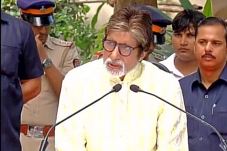 जवानांसोबत खंबीरपणे उभं राहणं गरजेचं - अमिताभ बच्चन