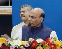 'पाकची सगळी यंत्रणा दहशतवादासा पोसते'