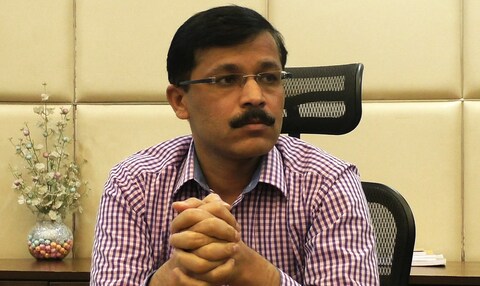 कारवाई करण्याआधी या सर्वांना नोटीस बजावण्यात आल्या होत्या पण तरीही हे कामगार कामावर रुजू झाली नाहीत. आणि म्हणून त्यांना घरचा रस्ता दाखवण्यात आला आहे.