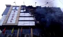 गोंदियामध्ये हॉटेलला लागली भीषण आग, सात जणांचा मृत्यू
