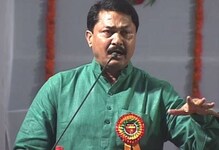 नाना पटोले भडकले, मुख्य सचिवांना गेटवर माफी मागण्याची सुनावली शिक्षा नाना पटोले भडकले, मुख्य सचिवांना गेटवर माफी मागण्याची सुनावली शिक्षा