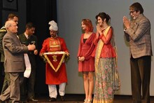 राष्ट्रपतींनी अमिताभ आणि टीमसोबत पाहिला 'पिंक'