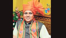 'या' दिग्गजांना मतदारराजाने दाखवला घरचा रस्ता 'या' दिग्गजांना मतदारराजाने दाखवला घरचा रस्ता