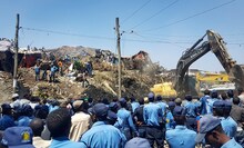 कचऱ्याचा ढीग की मौत का कुआँ? 