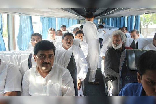 संघर्षयात्रेत विरोधी पक्षांचं नियोजन चुकलंय का?