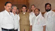 कॅबिनेटच्या बैठकीत सेना नेत्यांची मुख्यमंत्र्यांकडे 'पारदर्शक' मागणी कॅबिनेटच्या बैठकीत सेना नेत्यांची मुख्यमंत्र्यांकडे 'पारदर्शक' मागणी