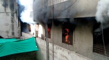 अकोल्यात आरआरसी कॉम्प्लेक्समध्ये भीषण आग अकोल्यात आरआरसी कॉम्प्लेक्समध्ये भीषण आग
