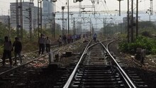 मुंबईत आज तीनही रेल्वे मार्गांवर मेगा ब्लॉक