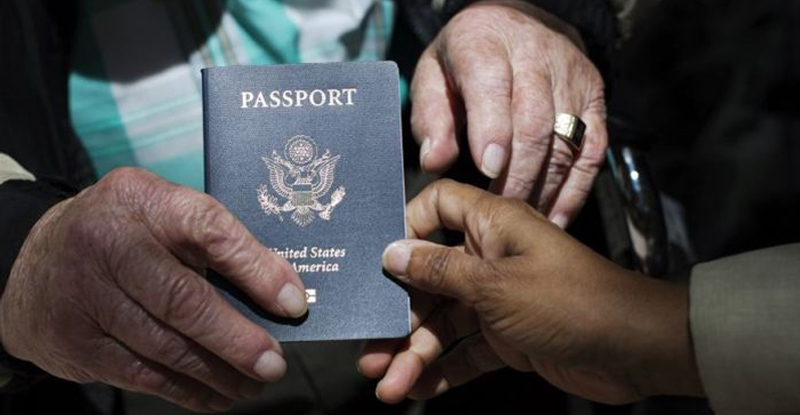 सिंगापूरचीही 'ट्रम्प'गिरी, भारतीय आयटी कर्मचाऱ्यांना व्हिसा बंदी