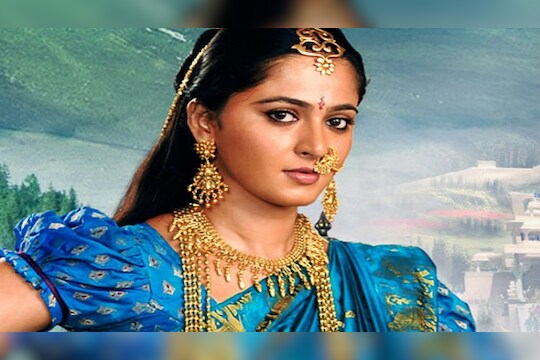 बाहुबलीच्या 'देवसेने'चा झाला अपघात, थोडक्यात बचावला पाय Baahubali | Prabhas | Anushka Sharma |