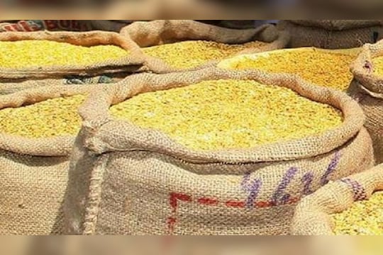 लुटणाऱ्या व्यापारी - नाफेडविरोधात फौजदारी गुन्हा का नको?