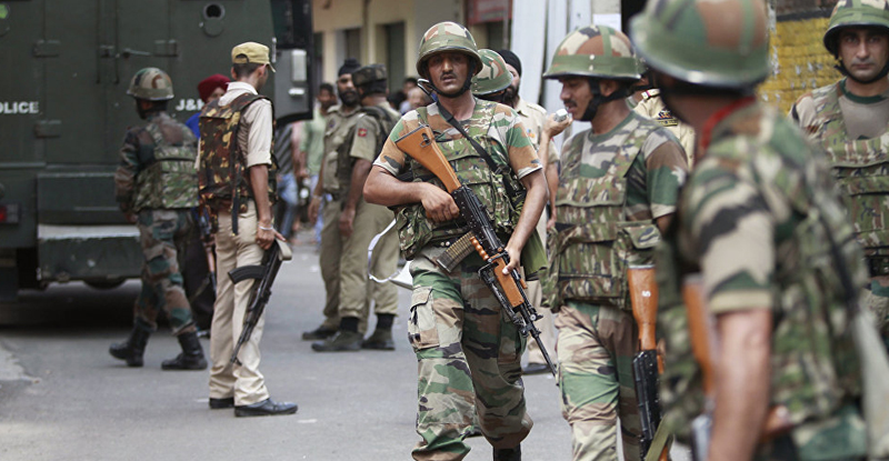 कश्मीर पोलिसांना मोठं यश, लष्कर-ए-तोयबाच्या बड्या दहशतवाद्याला जिवंत पकडलं