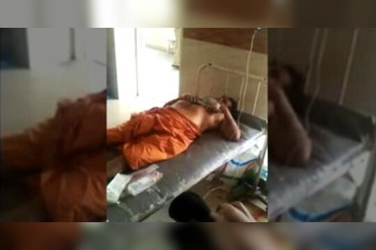 बलात्काऱ्याला शिकवला कायमचा धडा, तरुणीने साधूचे गुप्तांगच कापून टाकले