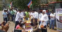 केडीएमटी बसच्या दुरावस्थेविरोधात मनसेची प्रतिकात्मक अंत्ययात्रा केडीएमटी बसच्या दुरावस्थेविरोधात मनसेची प्रतिकात्मक अंत्ययात्रा