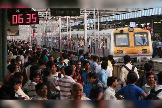 धावत्या रेल्वेगाडीवर दगड मारल्यास जन्मठेपेची शिक्षा