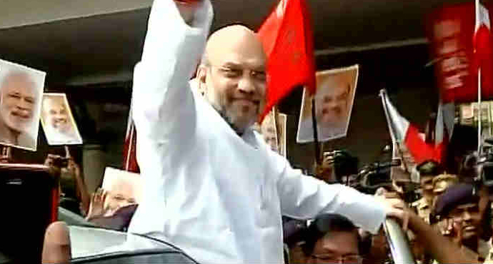 अमित शहा मुंबईत दाखल!, बाळासाहेबांच्या स्मृतीस्थळावर केलं अभिवादन