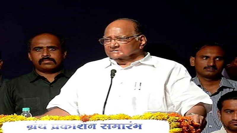 त्यांनी शिवाजी महाराजांचा इतिहास सोयीचा रंगवला - शरद पवार