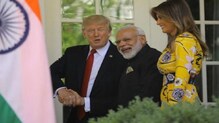 अमेरिकेच्या फर्स्ट लेडीला मोदींनी दिली शाल आणि ब्रेसलेट अमेरिकेच्या फर्स्ट लेडीला मोदींनी दिली शाल आणि ब्रेसलेट