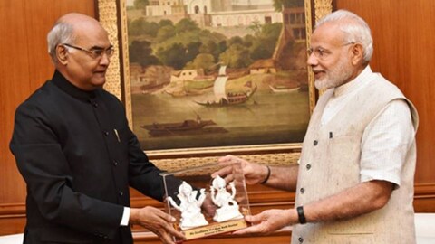 राम नाथ कोविंद हे दलित समाजातून येतात. आगामी काळात गुजरात, मध्यप्रदेश अशा मोठ्या राज्यांमध्ये निवडणुका होऊ घातल्यात जिथं दलित मतं महत्वाची आहेत.
