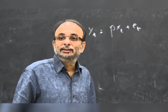 एका विद्यापीठाने दुसऱ्या विद्यापीठाला सोडू नये !