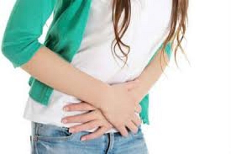 सर्व्हायकल कॅन्सर (cervical cancer) - हा कॅन्सर सर्वात जास्त ह्युमन पेपिलोमाव्हायरसमुळे होतो, ज्यामुळे गर्भाशयाला संसर्ग होतो. हा व्हायरस शारीरिक संबंधांमार्फत एका व्यक्तीकडून दुसऱ्या व्यक्तीकडे जातो.