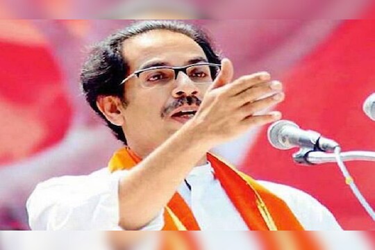 मनसे फोडून उद्धवनी राज ठाकरेंच्या पाठीत खंजीर खुपसलाय?