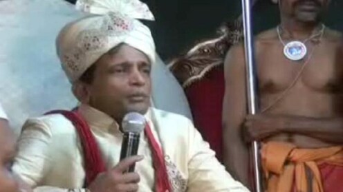 रत्नागिरीतल्या झरेवाडीतला भोंदूबाबा काही तासातच मोकाट ! रत्नागिरीतल्या झरेवाडीतला भोंदूबाबा काही तासातच मोकाट !