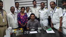 इलेक्ट्राॅनिक वस्तूंमध्ये लपवलं 3 किलो सोनं, पुणे विमानतळावर जप्त