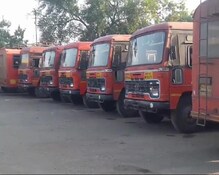 एसटी प्रवाशांच्या सेवेसाठी की वेठीस धरण्यासाठी ? एसटी प्रवाशांच्या सेवेसाठी की वेठीस धरण्यासाठी ?
