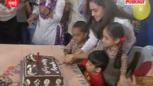 अमृतानं साजरा केला मूक-बधिरांसोबत वाढदिवस